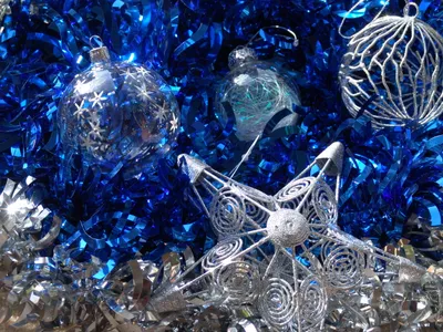 Festive Display Silver Blue Abstract Wallpaper 4K 2592x1944 Hd, Desktop, Wallpaper, Featuring, A, Festive, Display, Of, Silver, Blue, Christmas, Ornaments, Gray, Landscape, QHD