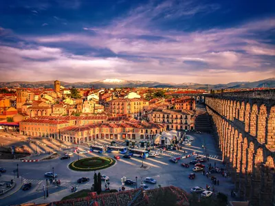 Sunlit Historic Cityscape World Wallpaper 4K 3070x2302 Hour, Landscape, QHD