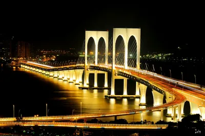 Crisp Time Wallpaper Black/Dark Wallpaper 4K 2048x1363 Time-lapse, Night, View, Of, A, Brightly, Lit, Modern, Bridge, Light, Trails, Captured, Yellow, White, Gray, Ultrawide, Full HD