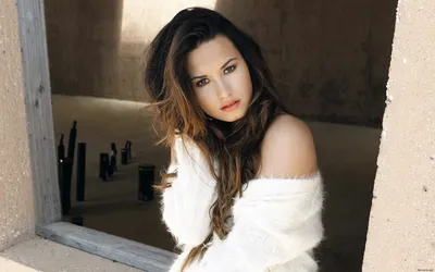 Demi Lovato Poses Effortlessly Cozy Minimal Wallpaper 4K 1920x1200 Demi, Lovato, Poses, Effortlessly, In, A, Cozy, White, Sweater, Framed, Rustic, Window, Ultrawide, Full HD