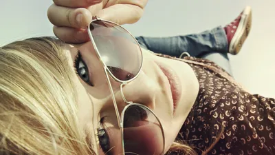 Vibrant Woman Wallpaper Abstract Wallpaper 4K 1920x1080 Beautiful, Woman, In, Sunglasses, Casual, Close-up, Portrait, Desktop, White, Ultrawide, Full HD