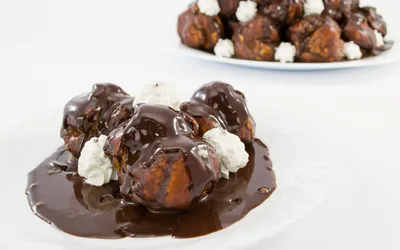 Golden Chocolate Wallpaper Minimal Wallpaper 4K 2560x1600 Hd, Pc, Desktop, Wallpaper, Featuring, Chocolate-covered, Profiteroles, Topped, Whipped, Cream, Presented, White, Ultrawide, QHD