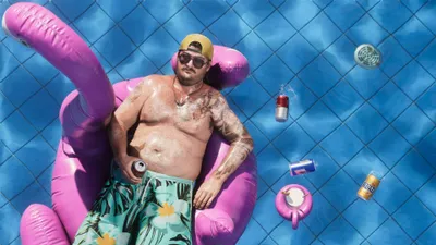 Video Game Grand Games Wallpaper 4K 3840x2160 Video, Game-style, Grand, Theft, Auto, Vi, 4k, Pc, Shirtless, Man, Sunglasses, Pink, Green, Red, Ultrawide