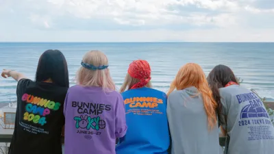 Vibrant Five Friends Colorful Sweatshirts Abstract Wallpaper 4K 3840x2160 A, Vibrant, Hd, Wallpaper, Featuring, Five, Friends, In, Colorful, Sweatshirts, Enjoying, Ocean, White, Ultrawide, 4k