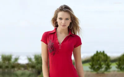 Woman Tagged Elisandra Abstract Wallpaper 4K 1920x1200 A, Woman, Tagged, As, Elisandra, Tomacheski, Stands, Outdoors, Red, Shirt, Desktop, Features, White, Ultrawide, Full HD
