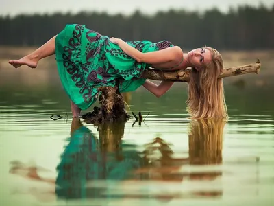 Golden Woman Wallpaper Abstract Wallpaper 4K 1920x1440 Hd, Desktop, Wallpaper, Featuring, A, Woman, In, Green, Dress, Lying, Log, Calm, White, Landscape, Full HD