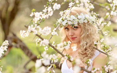 Sleek Woman Wallpaper Nature Wallpaper 4K 1920x1200 Hd, Desktop, Wallpaper, Featuring, A, Woman, With, Blonde, Curls, Wearing, Flower, Crown, White, Ultrawide, Full HD