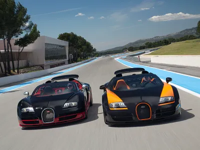 Two Veyron Cars Racing Track Cars Wallpaper 4K 2048x1536 Hd, Desktop, Wallpaper, Featuring, Two, Bugatti, Veyron, Cars, Racing, Track, Showcasing, Their, Gray, Landscape, Full HD