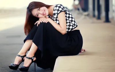 Serene Asian Wallpaper Black/Dark Wallpaper 4K 1920x1200 Hd, Desktop, Wallpaper, Featuring, An, Asian, Woman, Sitting, Ledge, Smiling, Wearing, Black, White, Ultrawide, Full HD