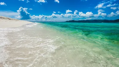 Epic Serene Wallpaper Nature Wallpaper 4K 5120x2880 A, Serene, Tropical, Beach, Scene, Featuring, Turquoise, Waters, Gently, Lapping, Against, Soft, Gray, Ultrawide, 4k