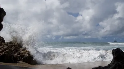 Bright Ocean Wallpaper Nature Wallpaper 4K 1920x1080 Hd, Pc, Desktop, Wallpaper, Ocean, Waves, Crashing, Onto, Rocky, Shore, Beneath, Cloudy, Gray, Ultrawide, Full HD