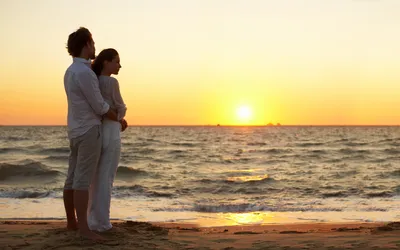 Romantic Couple Stands Nature Wallpaper 4K 1920x1200 A, Romantic, Couple, Stands, Together, On, The, Beach, Embracing, Sun, Sets, Over, White, Ultrawide, Full HD