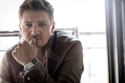 Vibrant American Wallpaper Abstract Wallpaper 4K 2048x1365 American, Actor, Celebrity, Jeremy, Renner, Hd, Desktop, Wallpaper, White, Ultrawide, Full HD