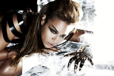 Beyonc Music Inspired Abstract Wallpaper 4K 2000x1329 Hd, Pc, Desktop, Wallpaper, Featuring, Beyonc, In, A, Striking, Music-inspired, Pose, White, Ultrawide, Full HD