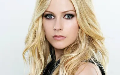 Moody Avril Wallpaper Cars Wallpaper 4K 1920x1200 Avril, Lavigne, Poses, Confidently, With, Flowing, Blonde, Hair, Striking, Eyes, Featured, Vibrant, White, Ultrawide, Full HD