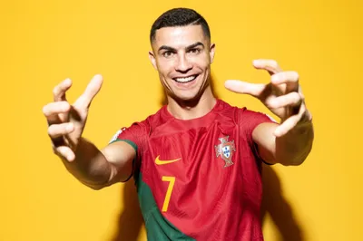 Cristiano Ronaldo Fifa World Abstract Wallpaper 4K 4096x2730 Yellow, Purple