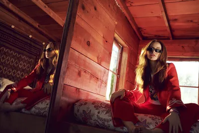 Vibrant Mirror Wallpaper Abstract Wallpaper 4K 3000x2000 Mirror, Reflection, Sunglasses, American, Redhead, Actress, Celebrity, Madelaine, Petsch, Desktop, Red, Brown, White, Landscape, QHD