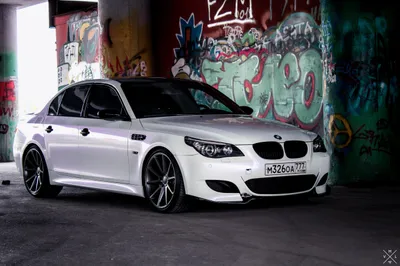 Bright White Wallpaper Cars Wallpaper 4K 2560x1707 White, Bmw, M5, Sedan, In, A, Graffiti-covered, Urban, Garage, Quad, Car, Desktop, Gray, Landscape, QHD