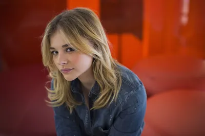 Chlo Grace Moretz Poses Abstract Wallpaper 4K 4928x3280 Chloë, Grace, Moretz, Poses, Thoughtfully, Against, A, Vibrant, Orange, Showcasing, Her, Red, Ultrawide, 4k