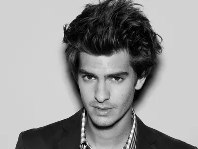 Epic American Wallpaper Black/Dark Wallpaper 4K 1920x1440 American, Actor, Face, Black, White, Celebrity, Andrew, Amp, Garfield, Desktop, Gray, Landscape, Full HD