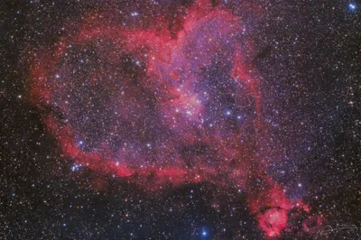 Vibrant Red Purple Space Wallpaper 4K 3672x2446 Hd, Pc, Desktop, Wallpaper, Featuring, A, Vibrant, Red, Purple, Nebula, Surrounded, Countless, Brown, Ultrawide, QHD