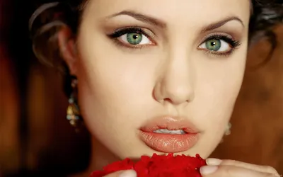 Epic Angelina Wallpaper Abstract Wallpaper 4K 1920x1200 Hd, Desktop, Wallpaper, Featuring, Angelina, Jolie, With, Green, Eyes, Glossy, Lips, Holding, White, Ultrawide, Full HD