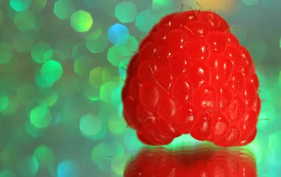 Bright Reflection Wallpaper Abstract Wallpaper 4K 2048x1296 Reflection, Bokeh, Berry, Fruit, Food, Raspberry, Hd, Desktop, Red, Ultrawide, Full HD