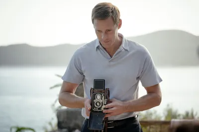 Moody Alexander Wallpaper Abstract Wallpaper 4K 6048x4024 Alexander, Skarsgård, Holding, A, Vintage, Camera, In, Skarsg, Scene, (2023), Movie, Lee, White, Ultrawide, 4k