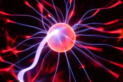 Golden Vivid Wallpaper Abstract Wallpaper 4K 5456x3632 Vivid, Plasma, Globe, With, Radiating, Light, Beams, In, Red, Blue, Hues, Captured, White, Ultrawide, 4K