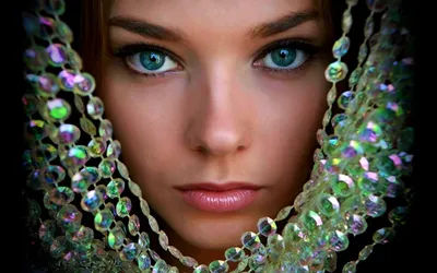 Close Woman Face Framed Shimmering Abstract Wallpaper 4K 1920x1200 Close-up, Of, A, Woman’s, Face, Framed, By, Shimmering, Woman, Beads, Showcasing, Striking, Gray, Ultrawide, Full HD