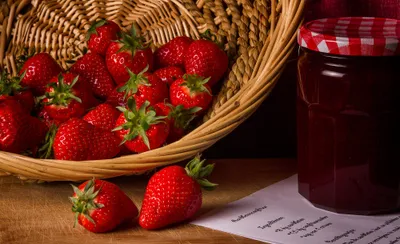 Serene Still Wallpaper Abstract Wallpaper 4K 2000x1222 Still, Life, Fruit, Jam, Berry, Food, Strawberry, Hd, Desktop, Brown, Ultrawide, Full HD