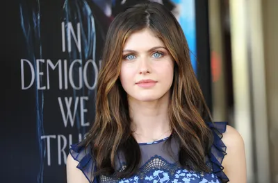 Misty Celebrity Wallpaper Abstract Wallpaper 4K 3000x1980 Hd, Desktop, Wallpaper, Featuring, Celebrity, Alexandra, Daddario, Showcasing, Her, Standing, Front, Promotional, White, Green, Ultrawide, QHD