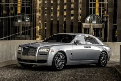Vibrant Silver Wallpaper World Wallpaper 4K 4096x2731 Silver, Rolls-royce, Ghost, Parked, In, An, Urban, Setting, Featured, Ultra, Desktop, Gray, Landscape, 4K