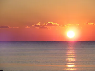 Sunrise Calm Waters Nature Wallpaper 4K 2816x2112 An, Hd, Desktop, Wallpaper, Showcasing, A, Stunning, Sunrise, Over, Calm, Waters, Vibrant, Gray, Landscape, QHD