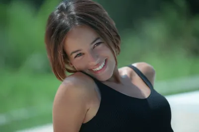 Calm Vibrant Wallpaper Abstract Wallpaper 4K 2000x1328 A, Vibrant, Hd, Desktop, Wallpaper, Featuring, Alizée, Smiling, Aliz, Brightly, Against, Green, Gray, Brown, Ultrawide, Full HD
