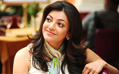Kajal Aggarwal Smiles Warmly Abstract Wallpaper 4K 2880x1800 Kajal, Aggarwal, Smiles, Warmly, In, This, Hd, Desktop, Showcasing, Her, Elegance, Charm, Gray, White, Ultrawide, QHD