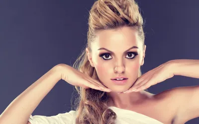Dark Alexandra Wallpaper Abstract Wallpaper 4K 2560x1600 Hd, Desktop, Wallpaper, And, Background, Featuring, Alexandra, Stan, Hands, Framing, Her, Face, White, Gray, Ultrawide, QHD