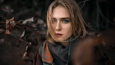 Dark Close Wallpaper Black/Dark Wallpaper 4K 2000x1125 Hd, Pc, Desktop, Wallpaper/background:, Close-up, Of, A, Blonde, Woman, Model, Blue, Eyes, Gray, Ultrawide, Full HD