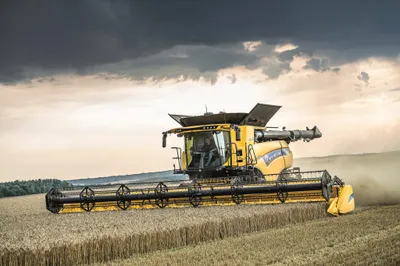 Dreamy New Wallpaper Abstract Wallpaper 4K 4096x2734 New, Holland, Cr10.90, Combine, Harvester, Cr10, White, Landscape, 4k
