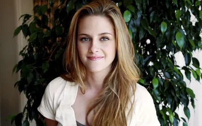 Epic Celebrity Wallpaper Abstract Wallpaper 4K 1920x1200 Hd, Desktop, Wallpaper, Featuring, Celebrity, Kristen, Stewart, Smiling, Warmly, Against, Backdrop, Lush, White, Ultrawide, Full HD