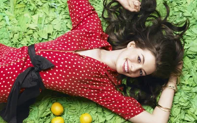 Bright Vibrant Wallpaper Abstract Wallpaper 4K 2880x1800 A, Vibrant, Hd, Desktop, Wallpaper, Featuring, Anne, Hathaway, Lying, Green, Grass, Wearing, White, Red, Ultrawide, QHD