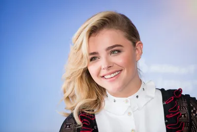 Misty Quad Wallpaper Abstract Wallpaper 4K 3000x2000 2k, Quad, Hd, Desktop, Wallpaper, Of, A, Smiling, Blonde, American, Actress, Wavy, White, Gray, Landscape, QHD