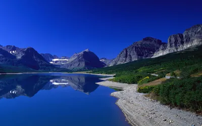 Serene Landscape Tranquil Lake Reflecting Nature Wallpaper 4K 1680x1050 A, Serene, Landscape, Featuring, Tranquil, Lake, Reflecting, Majestic, Mountains, Under, Deep, Blue, Brown, Ultrawide
