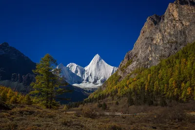China Mountain Nature Snow Capped Nature Wallpaper 4K 2048x1365 Hd, Pc, Desktop, Wallpaper, And, Background, China, Mountain, Nature, Scene, Snow-capped, Peak, Brown, Ultrawide, Full HD
