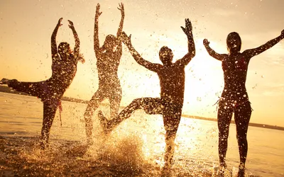 Four Joyful People Splash Water Nature Wallpaper 4K 2880x1800 Four, Joyful, People, Splash, In, The, Water, Against, Vibrant, Sunset, Capturing, Moment, White, Ultrawide, QHD
