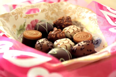 Assortment Gourmet Chocolates Abstract Wallpaper 4K 2048x1365 Hd, Pc, Desktop, Wallpaper, Featuring, An, Assortment, Of, Gourmet, Chocolates, Arranged, Floral, White, Ultrawide, Full HD
