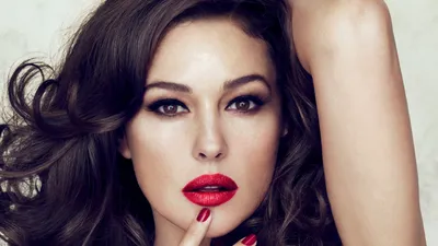Monica Bellucci Glamorous Makeup Abstract Wallpaper 4K 1920x1080 A, Stunning, Hd, Desktop, Wallpaper, Featuring, Monica, Bellucci, Glamorous, Makeup, Tousled, Hair, Gray, White, Ultrawide, Full HD