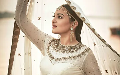 Sleek Celebrity Wallpaper Abstract Wallpaper 4K 2880x1800 Hd, Desktop, Wallpaper, Featuring, Celebrity, Sonakshi, Sinha, Adorned, Elegant, Outfit, Intricate, Jewelry, White, Ultrawide, QHD