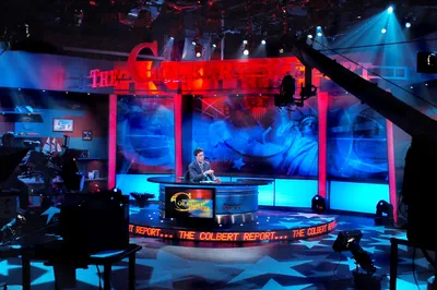 Radiant Colbert Wallpaper Abstract Wallpaper 4K 1920x1277 Hd, Wallpaper, Of, The, Colbert, Report, Set, Featuring, Host, His, Desk, Vibrant, Yellow, Red, Pink, Ultrawide, Full HD