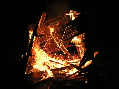 Definition Vibrant Photograph Black/Dark Wallpaper 4K 2560x1920 A, High-definition, Desktop, Wallpaper, Featuring, Vibrant, Photograph, Burning, Fire:, Showcasing, Intense, Flames, Black, Brown, Landscape, QHD